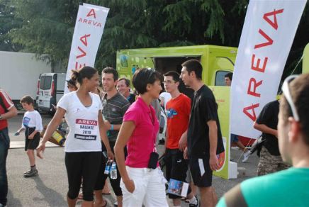 Athlètes et visiteurs se sont donné rendez-vous autour du mini bus AREVA vallée du Rhône